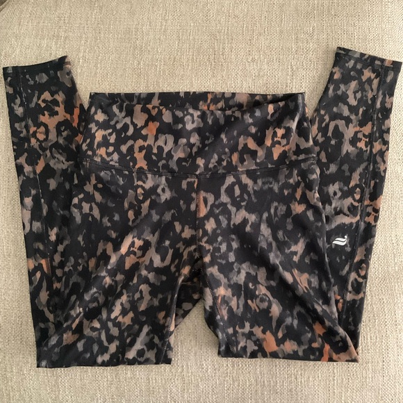 Define PowerHold by Fabletics High waisted legging - Picture 7 of 10